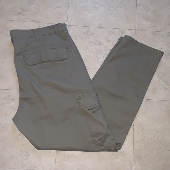 Wrangler Other - Wrangler Cargo pants